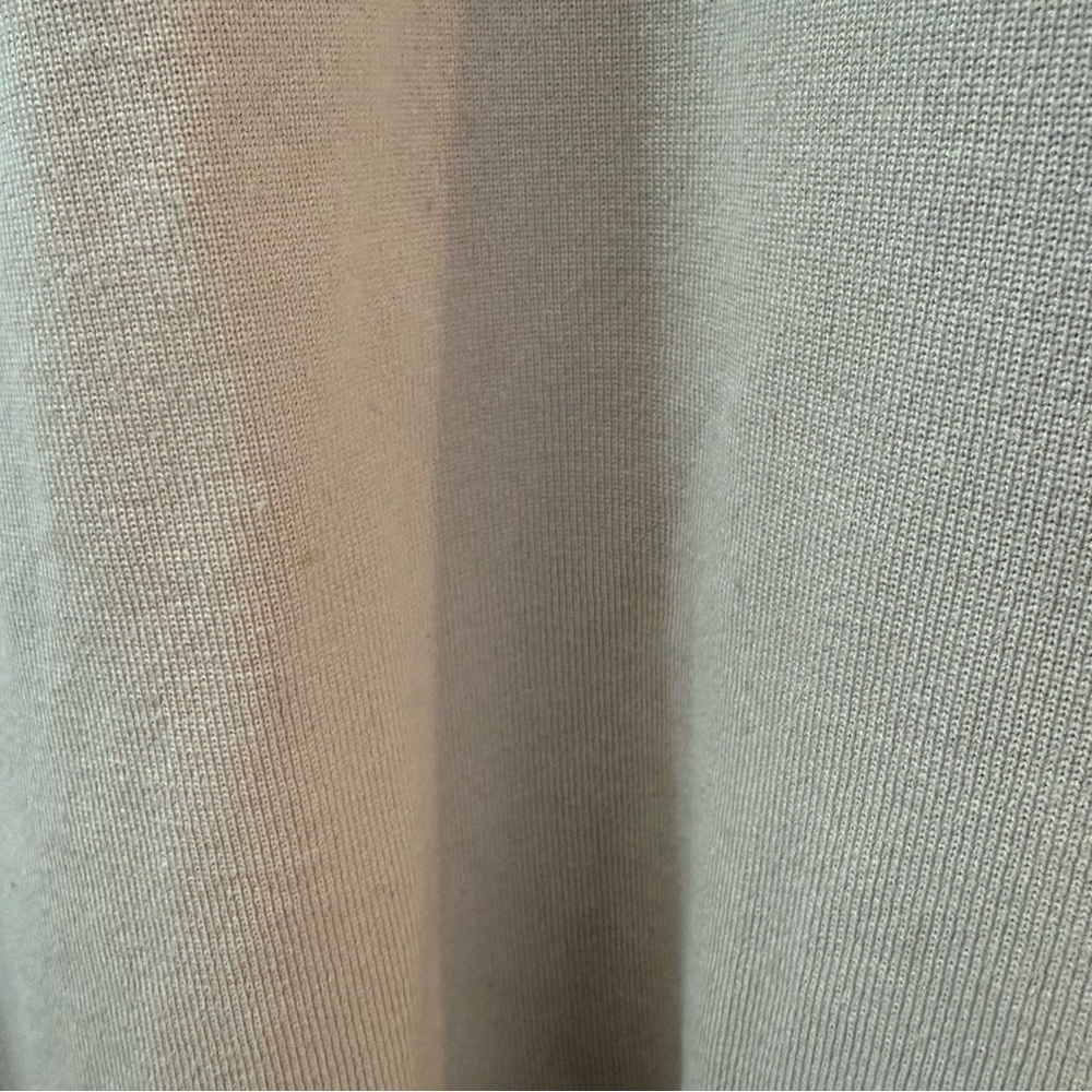 H&M Plus Size Beige Knit Sleeveless Mock Neck Sweater - Picture 6 of 11
